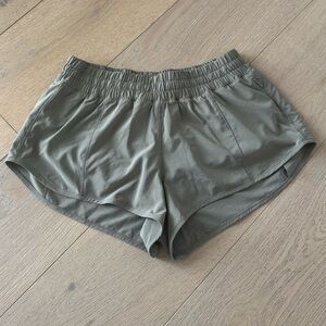 CRZ YOGA Low Waisted Running Shorts Women 2.5" Small